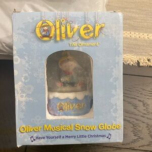 Oliver snow globe